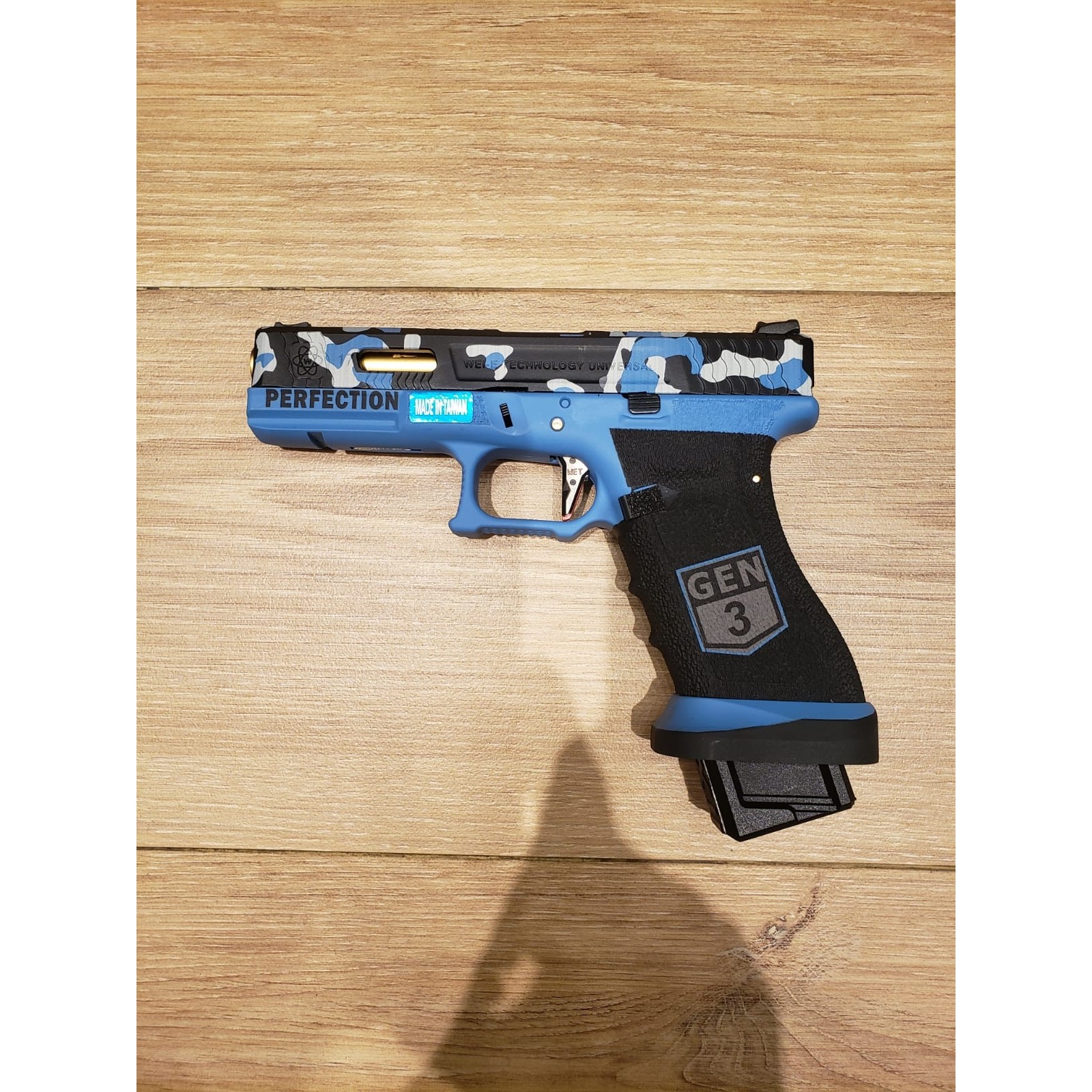 WE G17 SECRET Ver. CAMO BLUE (SemiAuto / Full Auto) G18C WE G Series (Glock) WE Pistols